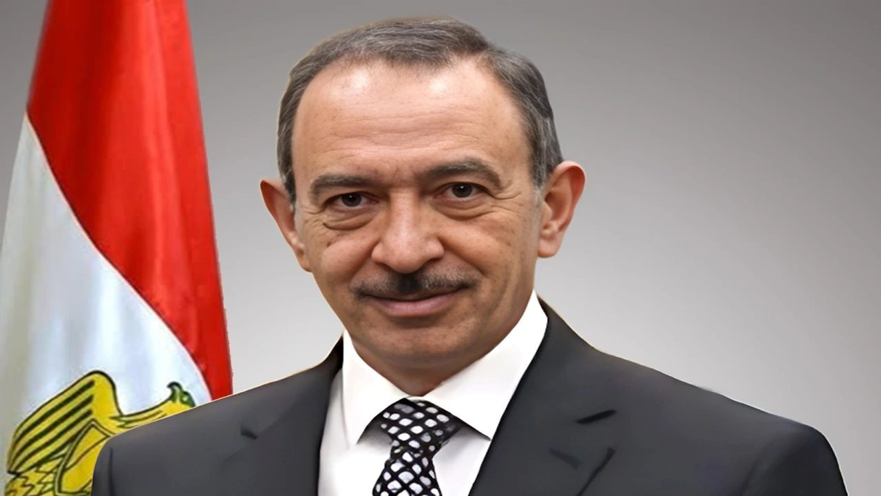 محافظ سوهاج يتابع تداعيات سوء الأحوال الجوية من مركز سيطرة الشبكة الوطنية
